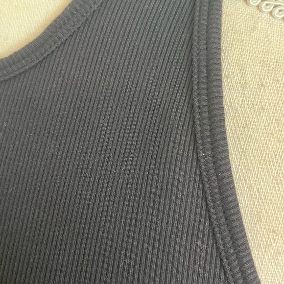 Vuori Black Tank Top Built in Bra - Picture 5 of 5